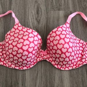 36DD Victoria’s Secret hearts bra